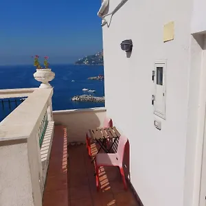 Affittacamere La Stanza Sul Porto Matrimoniale Piccina Piccina Con Vista Sul Porto Di Con Bagno Privato, Amalfi